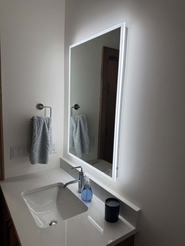 mirror lights in bathroom